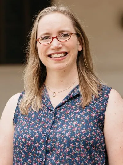  Natalie MacMillan headshot.