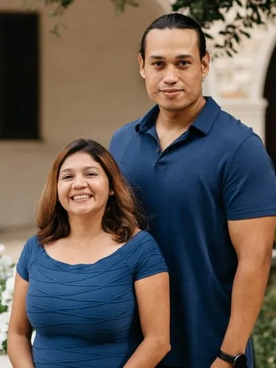  Vicky & Jimmy Guzman headshot.