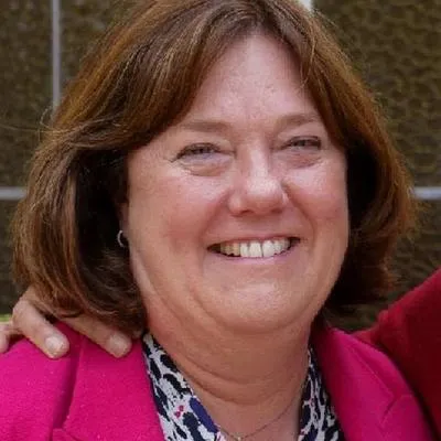  Lisa S.
