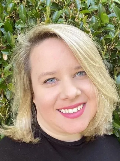  Hailey Horne headshot.