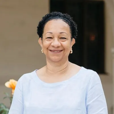  Eva Farrar