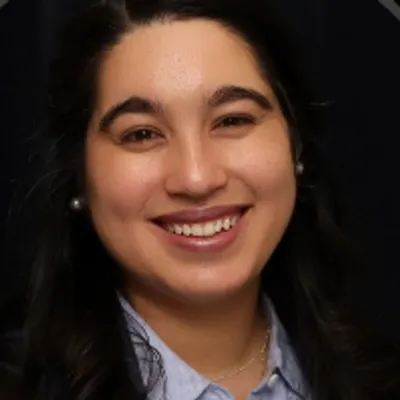  Tina E.